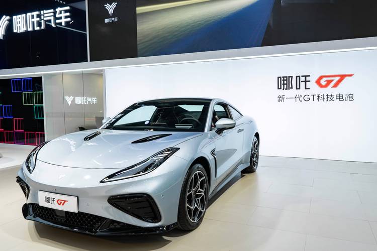 东莞石排镇佰创威企业管理咨询哪吒汽车在智能汽车领域的表现，领途汽车在新能源汽车市场中的影响力